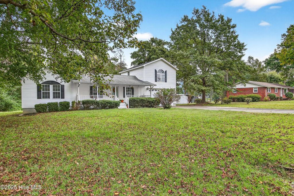 Photo of 135 Linda Drive, Jacksonville, NC 28546 (MLS # 100539095)