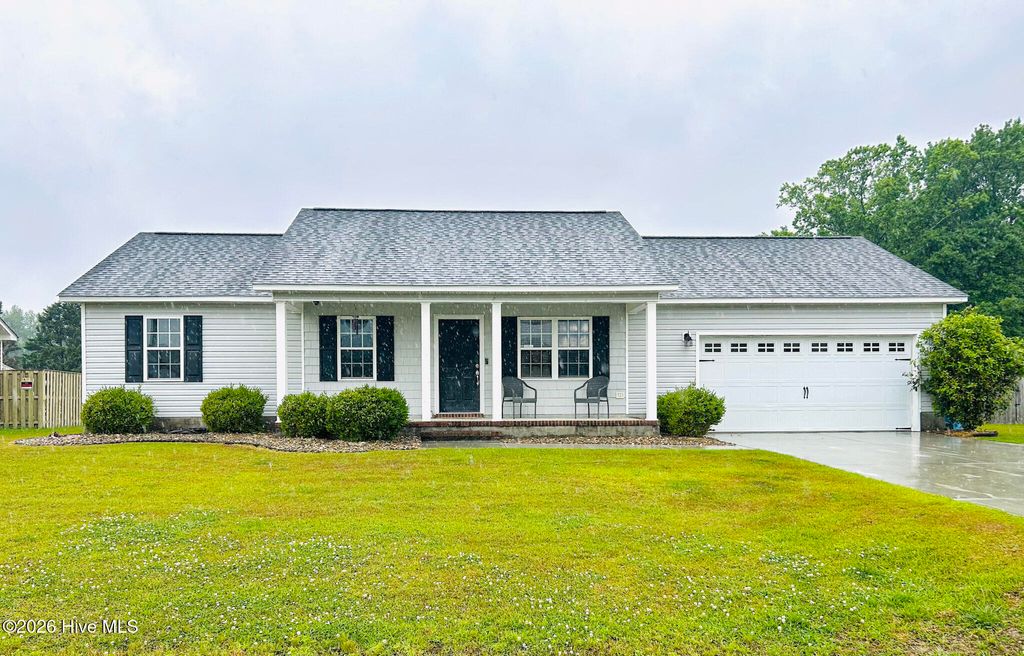 Photo of 112 Eagle Ridge Drive, Beulaville, NC 28518 (MLS # 100572363)