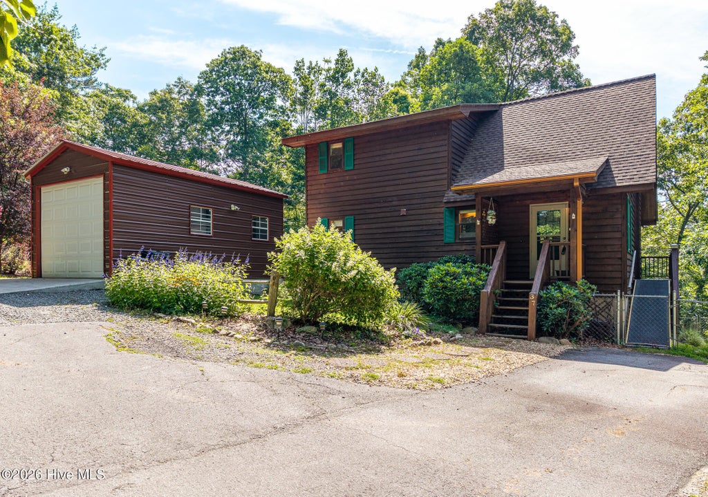 Photo of 37 Grouse Hollow, Murphy, NC 28906 (MLS # 100580556)