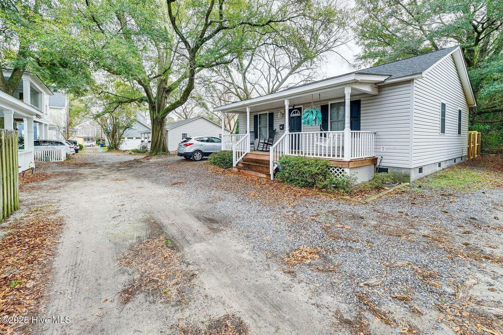 Photo of 504 Peabody Alley, Wilmington, NC 28401 (MLS # 100543285)