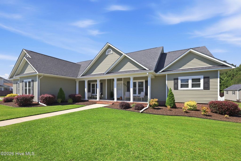 Photo of 201 Brant Court, Swansboro, NC 28584 (MLS # 100579129)