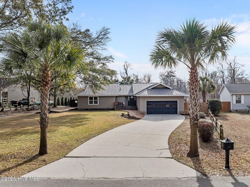 Photo of 165 Gooseneck Road W, Rocky Point, NC 28457 (MLS # 100536455)