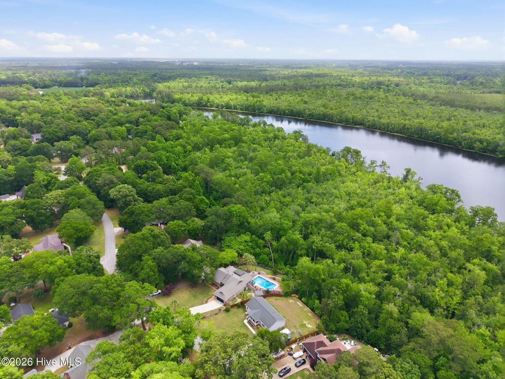 Photo of 165 Gooseneck Road W, Rocky Point, NC 28457 (MLS # 100536455)