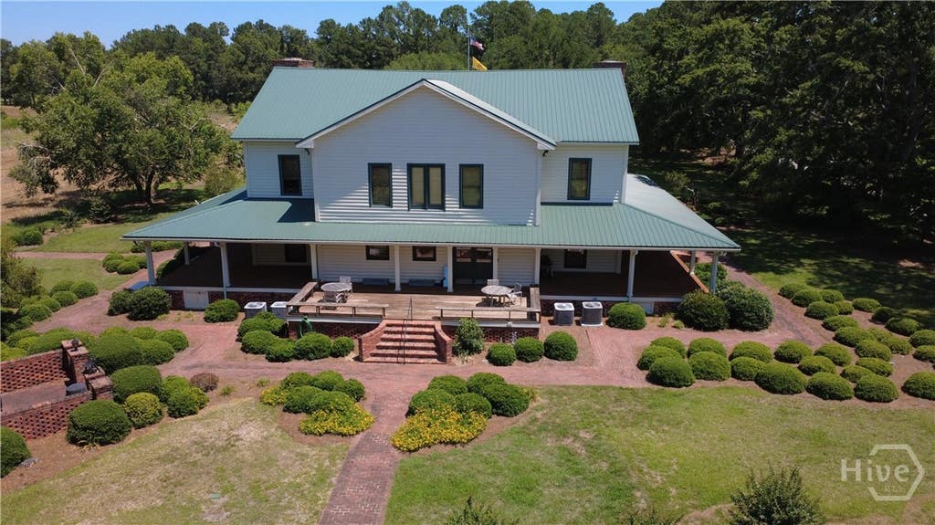 Photo of 425 N Herndon Rd, Millen, GA 30442 (MLS # SA362648)