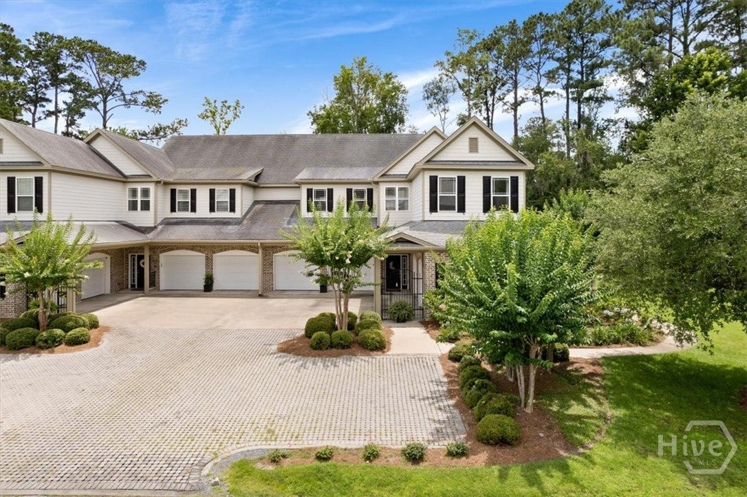 2604 River Oaks Drive