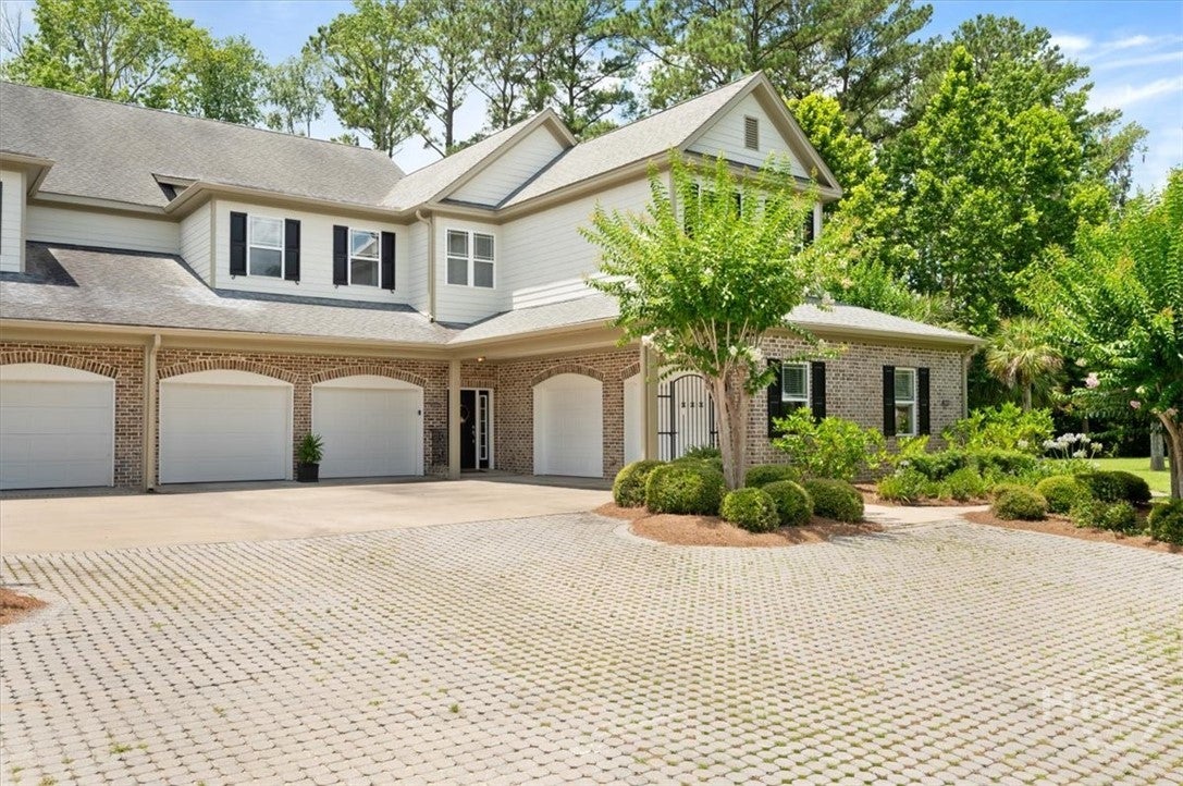 2604 River Oaks Drive