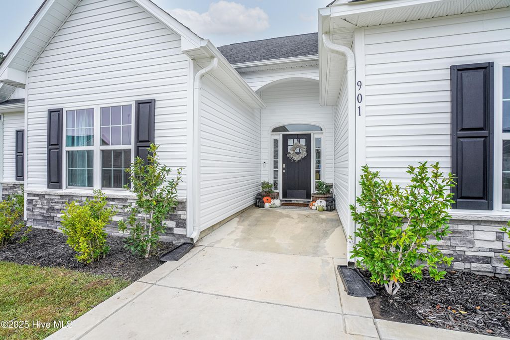 Photo of 901 Nubble Court, Sneads Ferry, NC 28460 (MLS # 100536603)