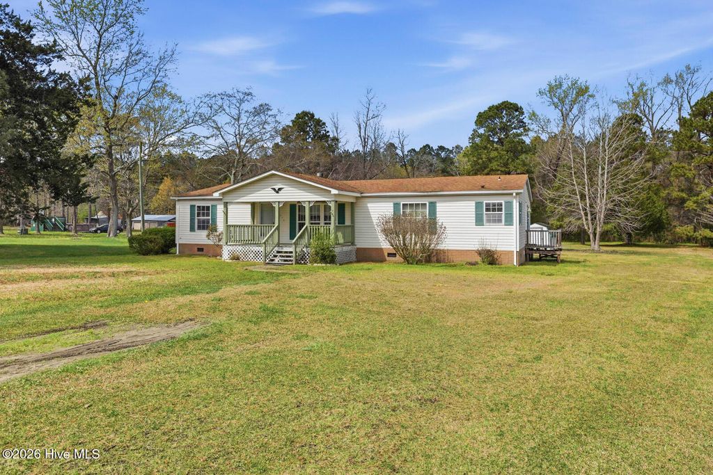 Photo of 216 Luther Banks Road, Richlands, NC 28574 (MLS # 100561628)