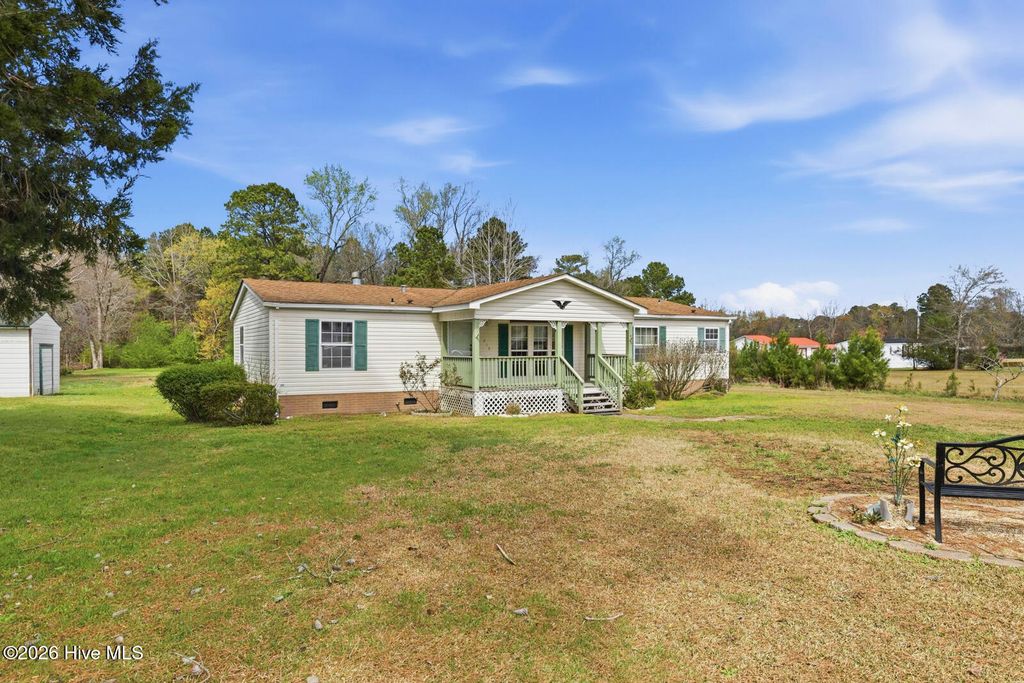 Photo of 216 Luther Banks Road, Richlands, NC 28574 (MLS # 100561628)
