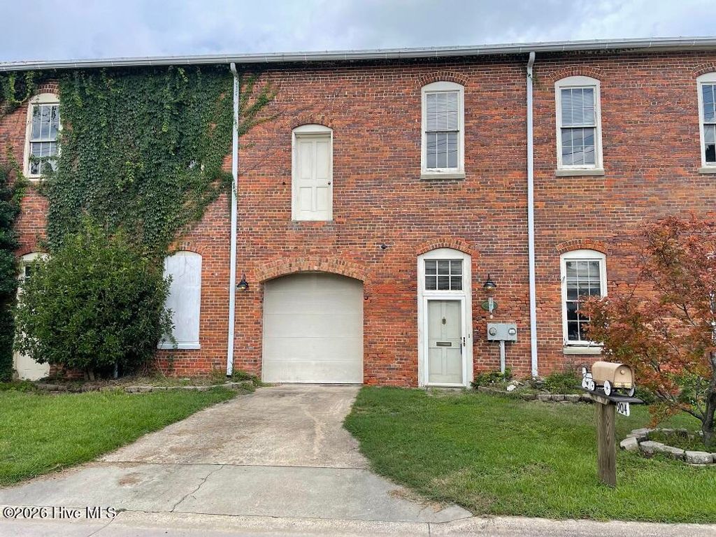 Photo of 904 W 3rd Street, Washington, NC 27889 (MLS # 100574474)