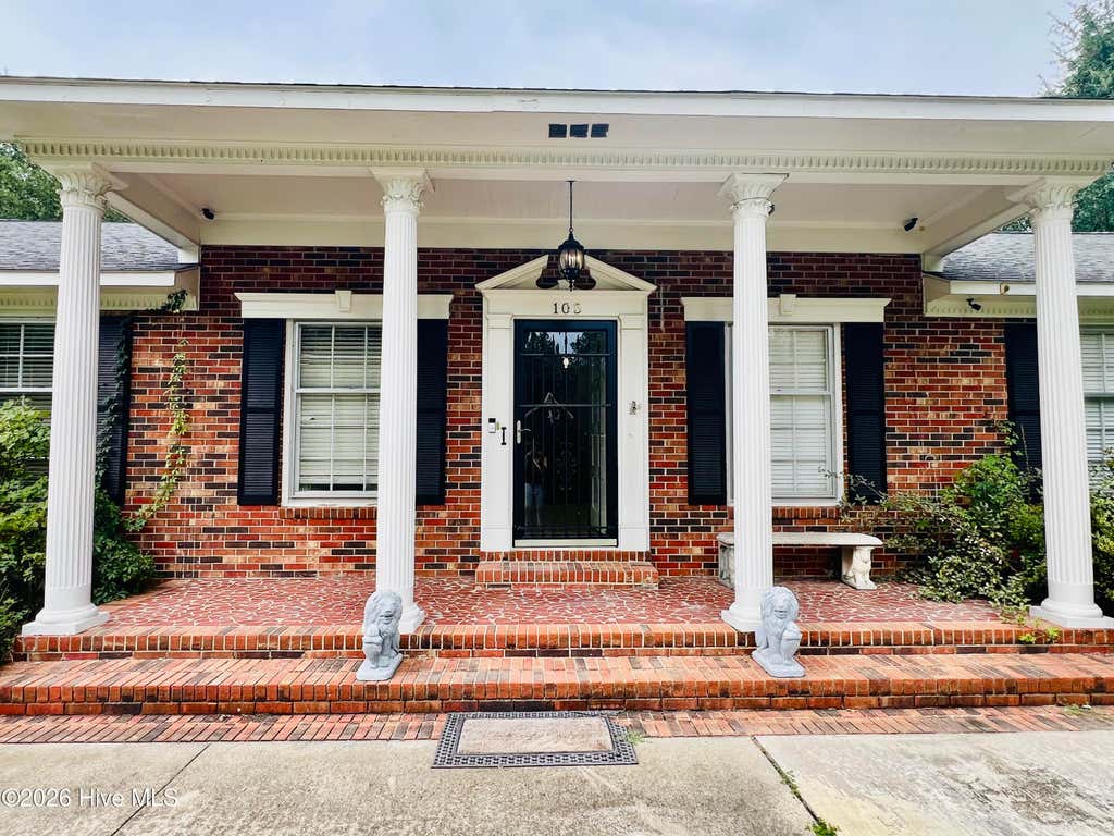 Photo of 105 Country Club Circle, Clinton, NC 28328 (MLS # 100594857)