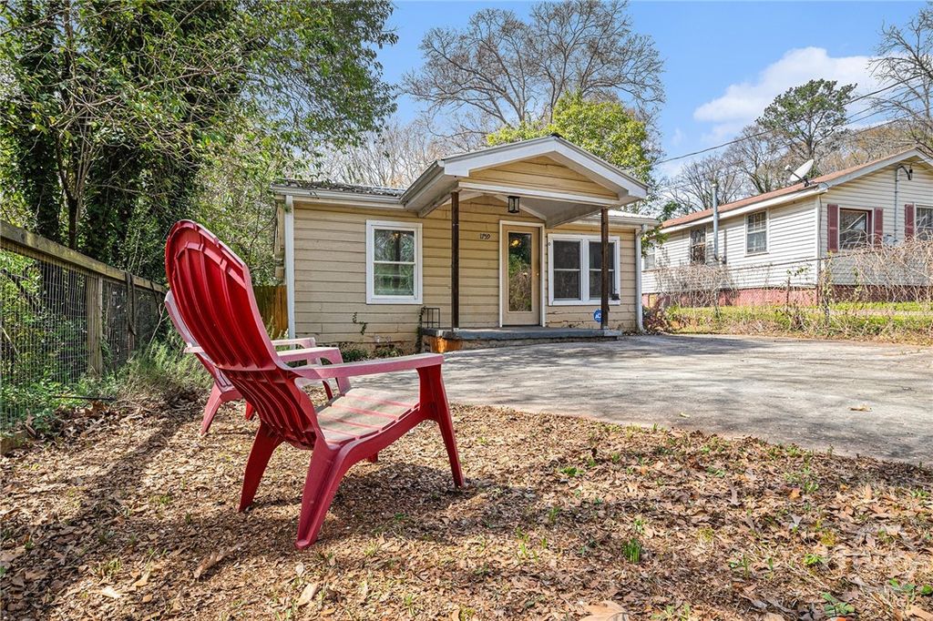 Photo of 1759 W Hancock Avenue, Athens, GA 30606 (MLS # CL351623)