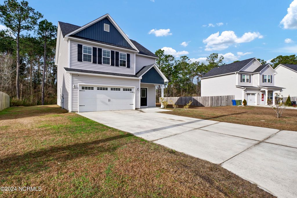 Photo of 512 Everett Glades, Sneads Ferry, NC 28460 (MLS # 100552526)