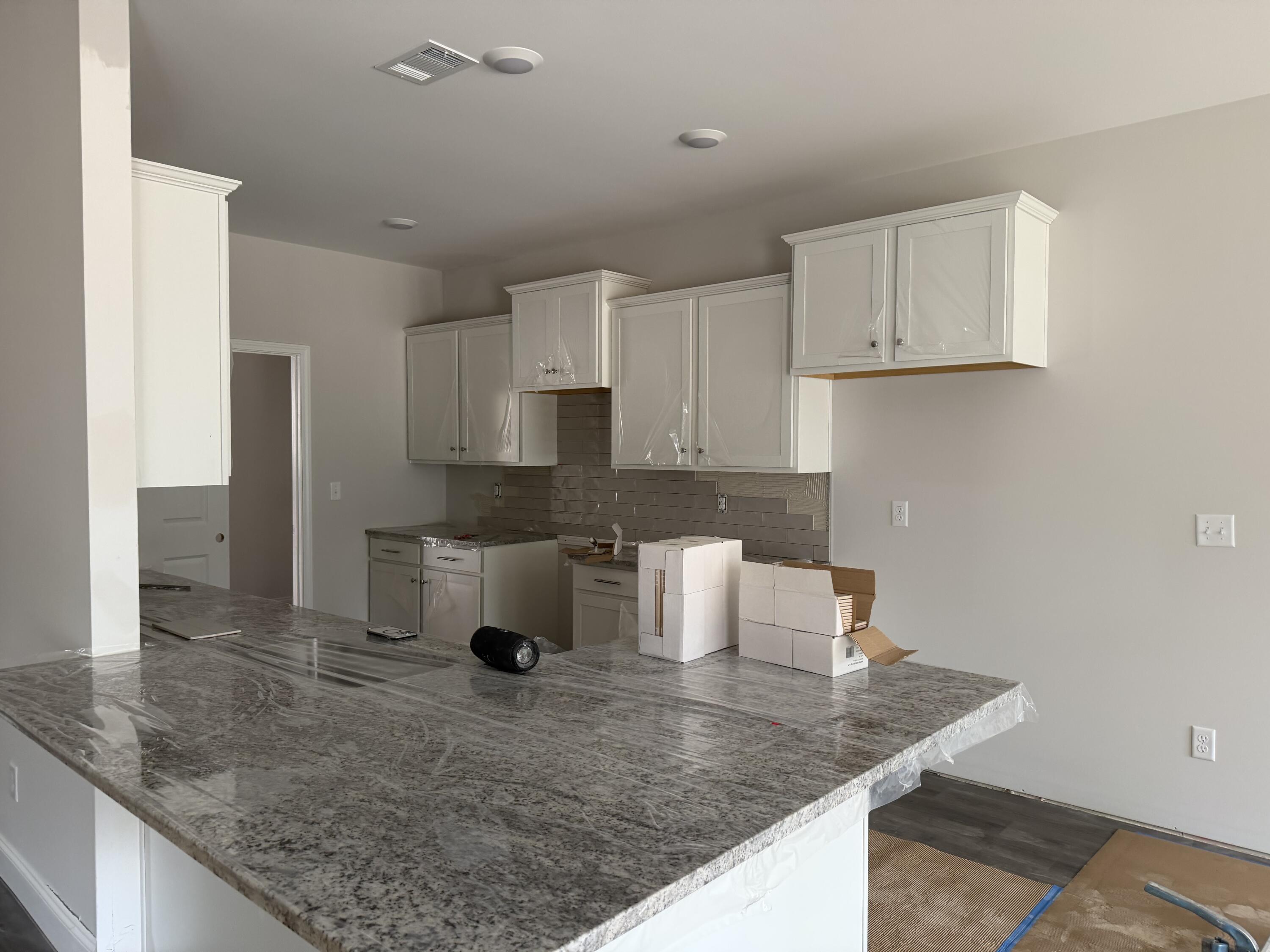 1331 Elias Station Station