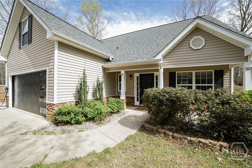Photo of 560 Windsong Lake Drive, Commerce, GA 30529 (MLS # CL351875)