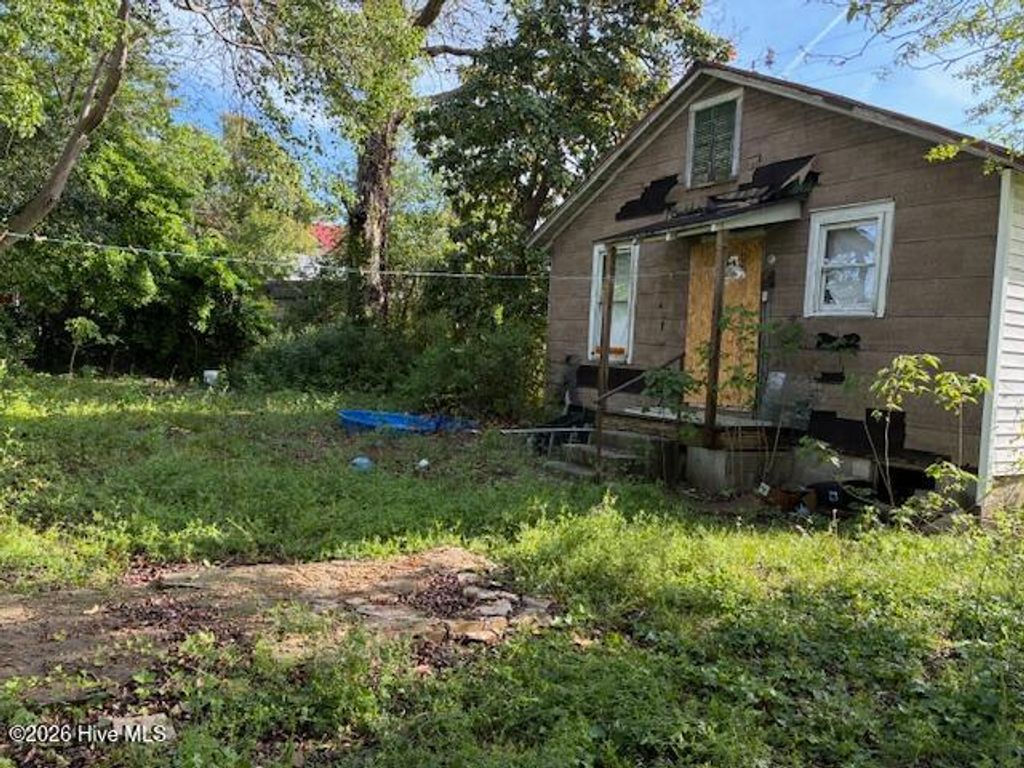 Photo of 609 Darst Avenue, New Bern, NC 28560 (MLS # 100571666)