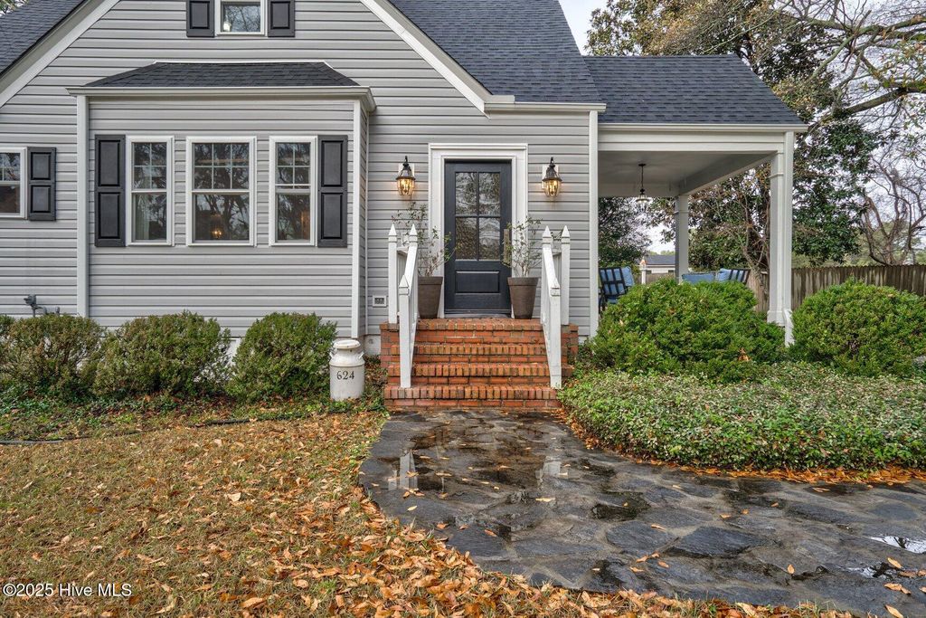 Photo of 624 Sherrod Heights, Enfield, NC 27823 (MLS # 100544680)