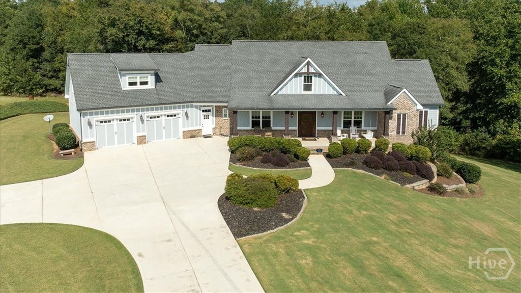 Photo of 617 Skyland Drive, Hoschton, GA 30548 (MLS # CL365246)