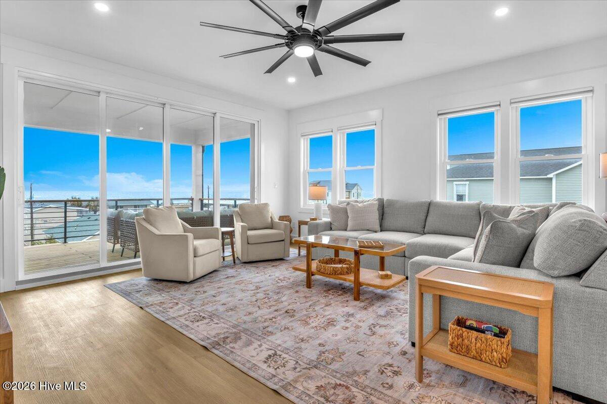 404 Canal Drive 1