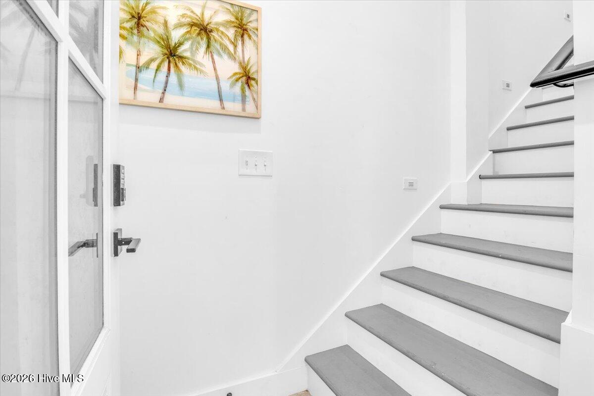 404 Canal Drive 1