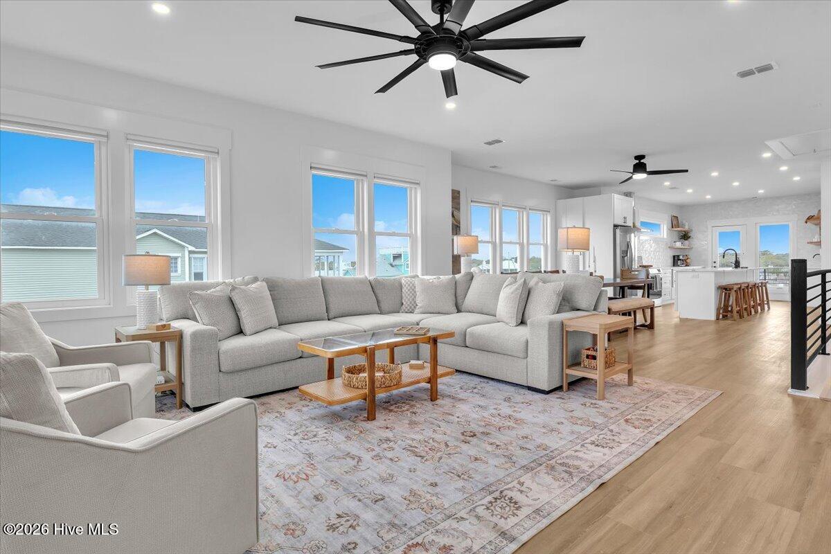 404 Canal Drive 1
