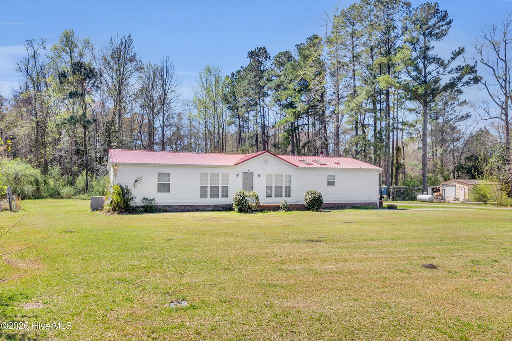 Photo of 275 Bayleaf Road, New Bern, NC 28560 (MLS # 100557759)