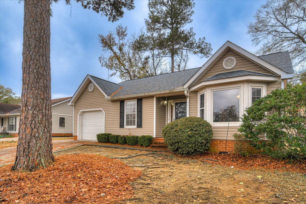 Photo of 135 Crawford Drive, Martinez, GA 30907 (MLS # 549989)