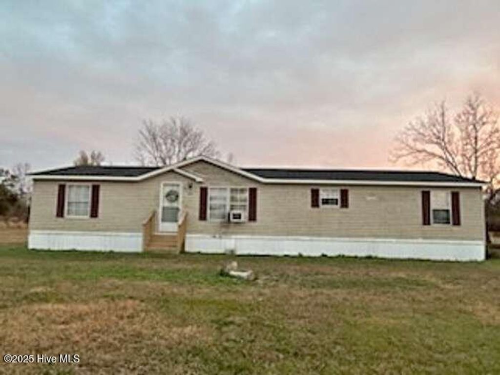 Photo of 332 Best Road, Whiteville, NC 28472 (MLS # 100545082)