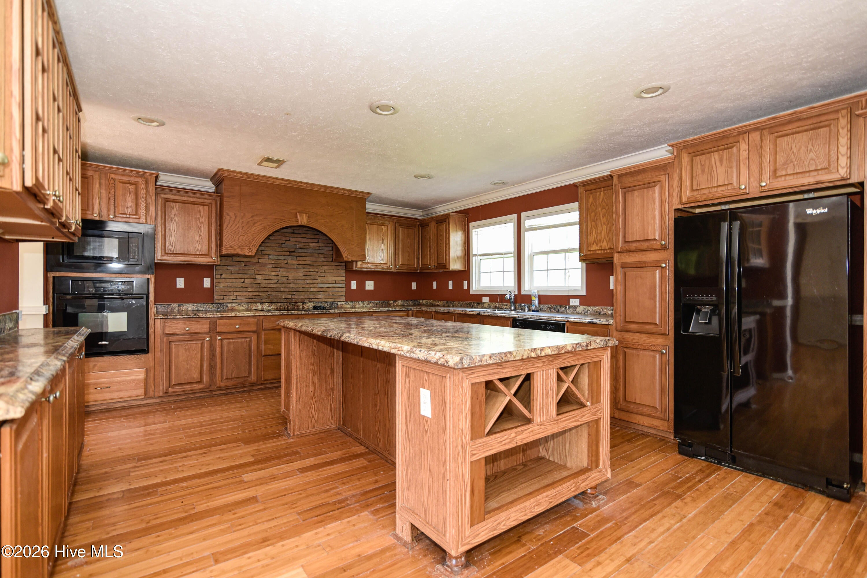 121 Hideaway Road