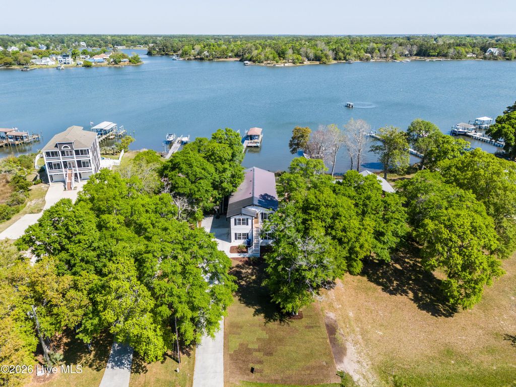 Photo of 725 Chadwick Shores Drive, Sneads Ferry, NC 28460 (MLS # 100566573)