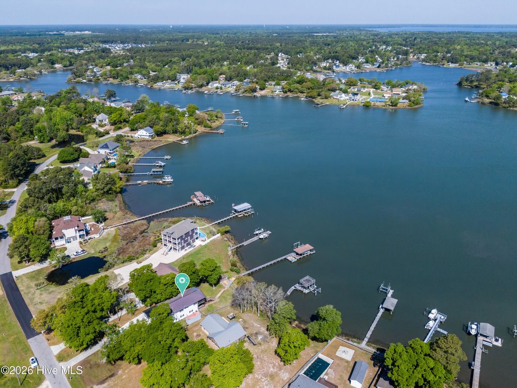 Photo of 725 Chadwick Shores Drive, Sneads Ferry, NC 28460 (MLS # 100566573)