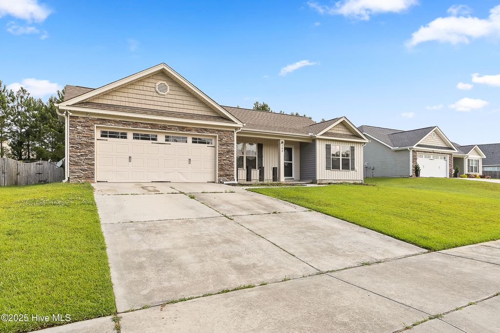Photo of 702 Jasmine Lane, Jacksonville, NC 28546 (MLS # 100567808)
