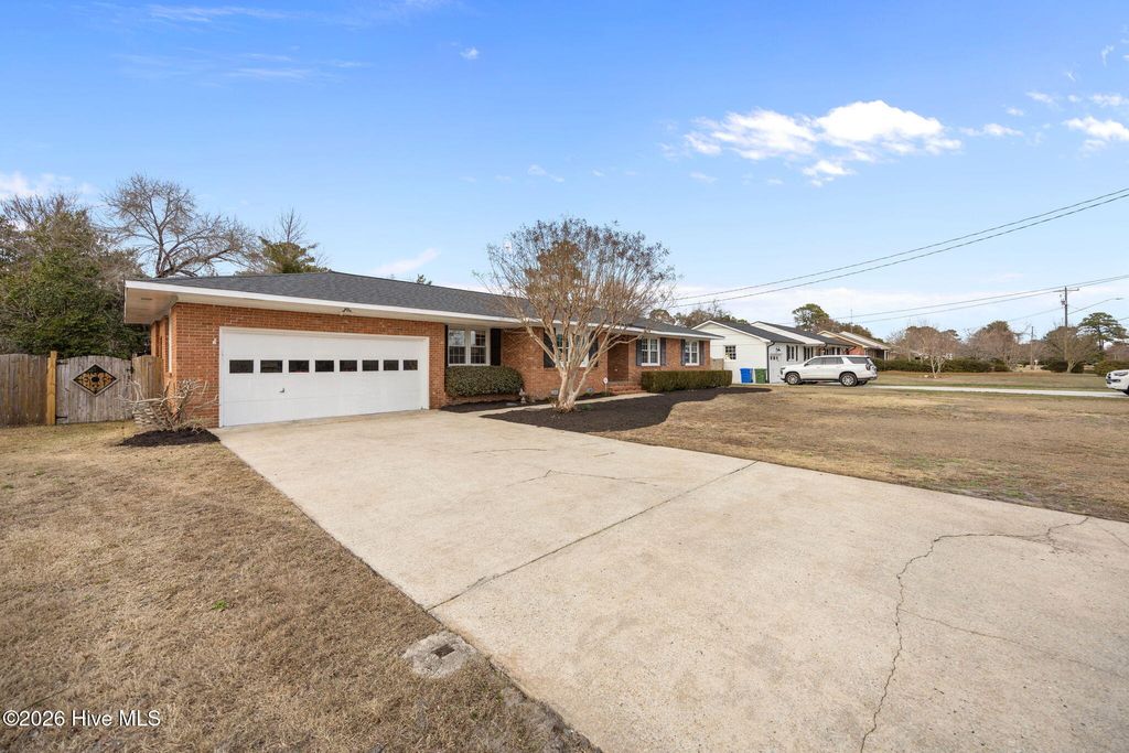Photo of 129 Tanbridge Road, Wilmington, NC 28405 (MLS # 100557459)