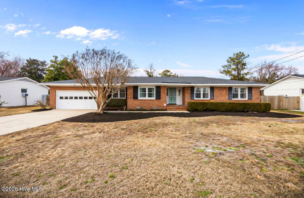 Photo of 129 Tanbridge Road, Wilmington, NC 28405 (MLS # 100557459)