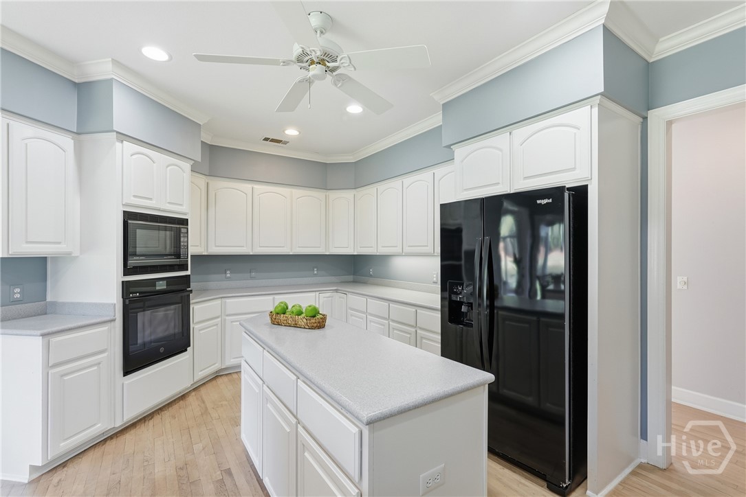 Savannah, Georgia 31411, United States, 3 Bedrooms Bedrooms, ,4 BathroomsBathrooms,Residential,Active,255423