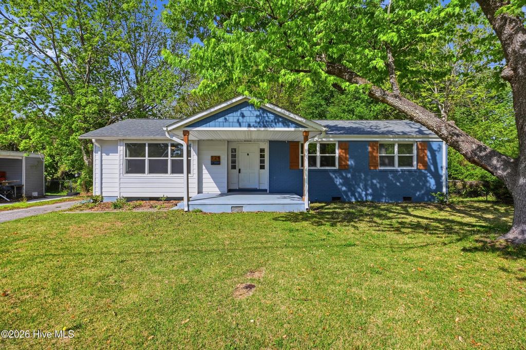 Photo of 721 Vernon Drive, Jacksonville, NC 28540 (MLS # 100566125)