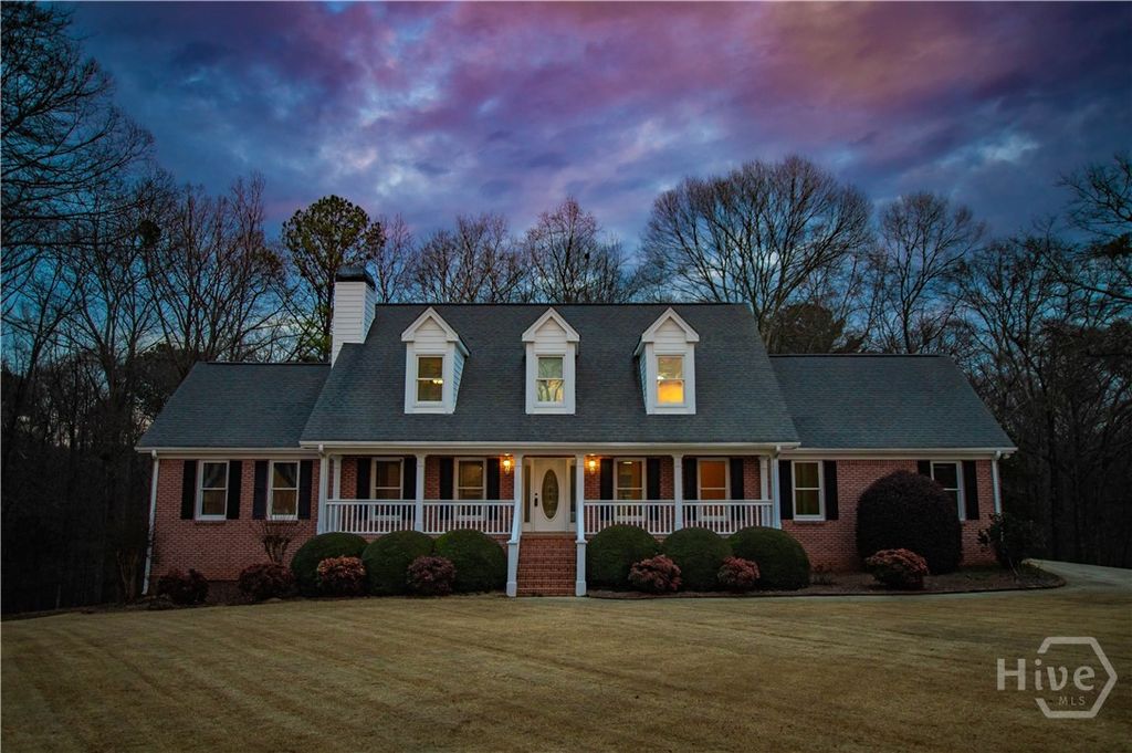 Photo of 1426 Brighton Place, Loganville, GA 30052 (MLS # CL348307)