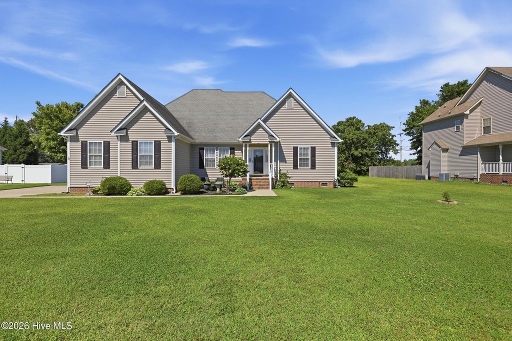 Photo of 105 Center Cross Drive, Elizabeth City, NC 27909 (MLS # 100572225)