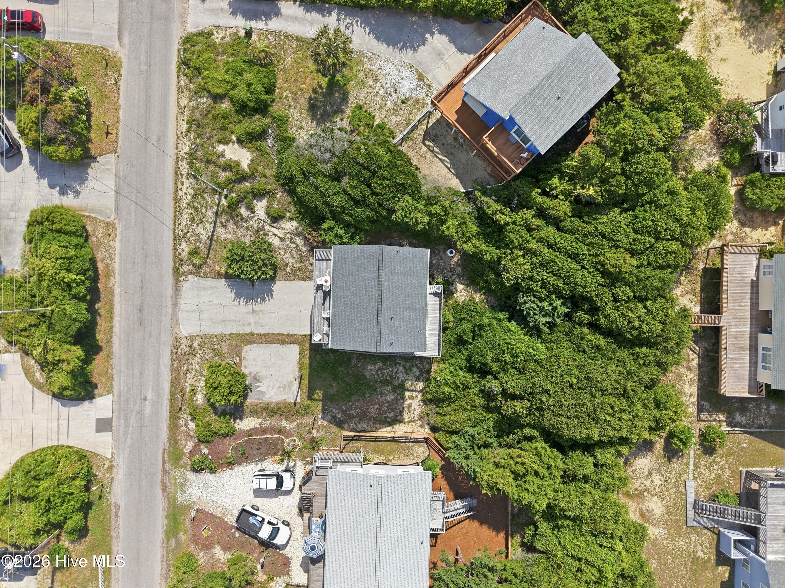 Wake up to ocean views and embrace the coastal lifestyle from this bea – image 19