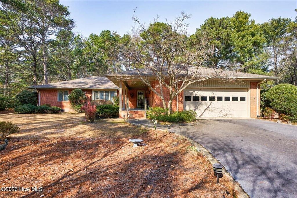 Photo of 32 Bogie Drive, Whispering Pines, NC 28327 (MLS # 100552517)