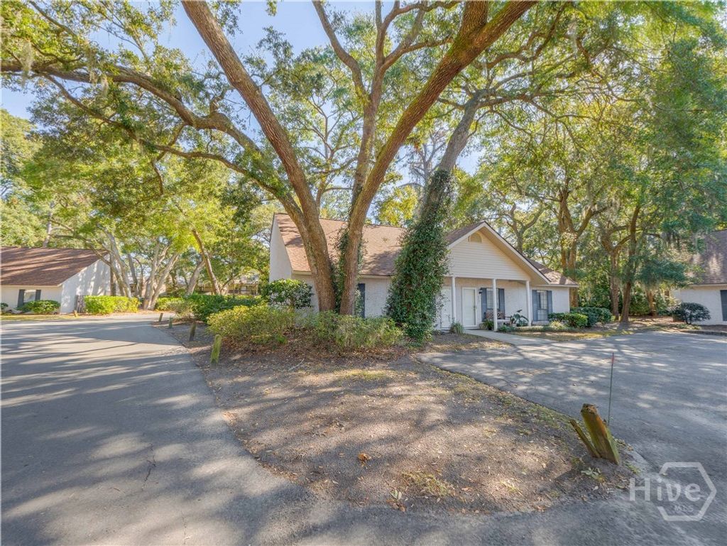 Photo of 540 Brockinton Drive S, St Simons Island, GA 31522 (MLS # SA348105)
