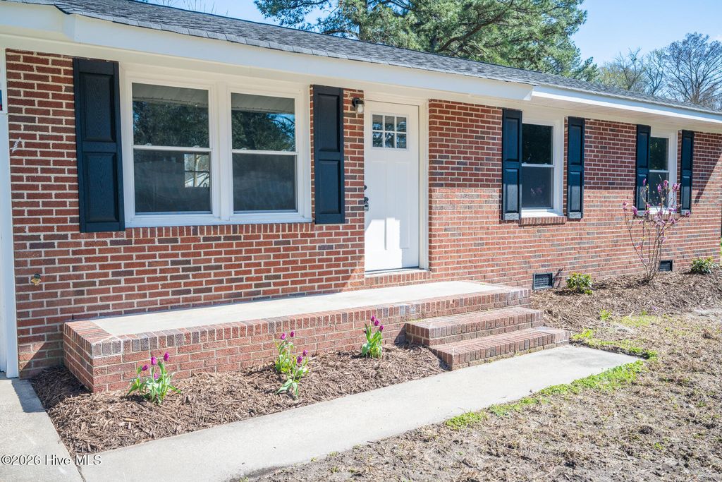 Photo of 1737 Lexington Drive, Elizabeth City, NC 27909 (MLS # 100561439)