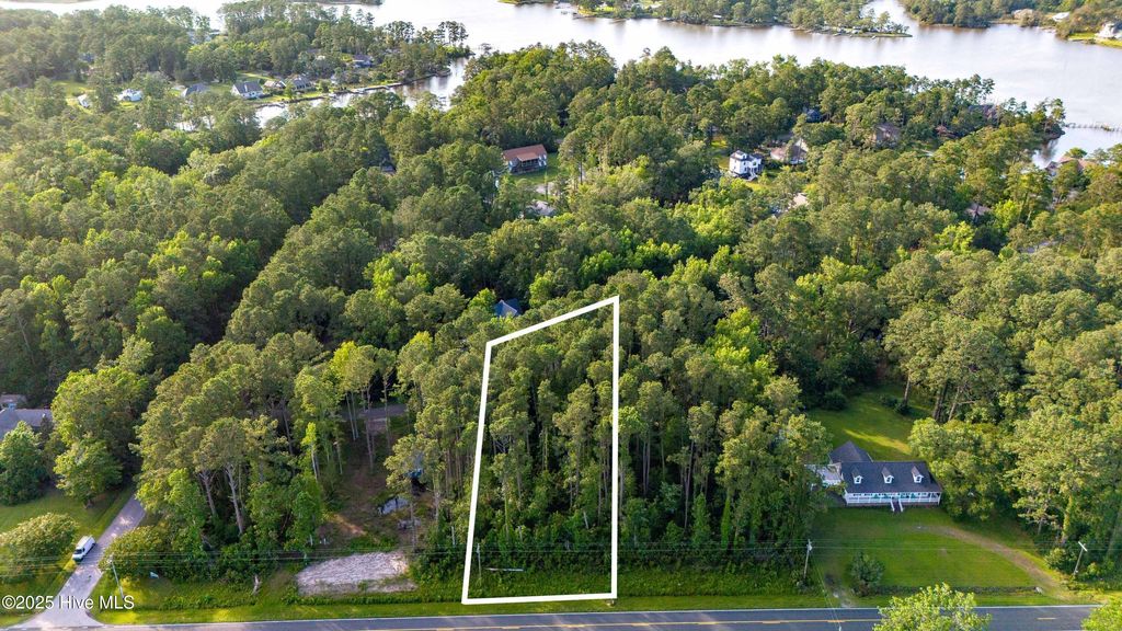Photo of 3 Fairwinds Drive, Oriental, NC 28571 (MLS # 100514395)