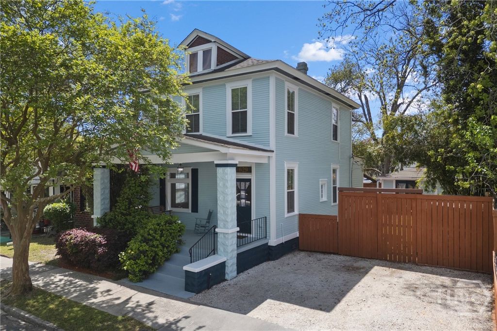 Photo of 629 E 38th Street, Savannah, GA 31401 (MLS # SA352799)