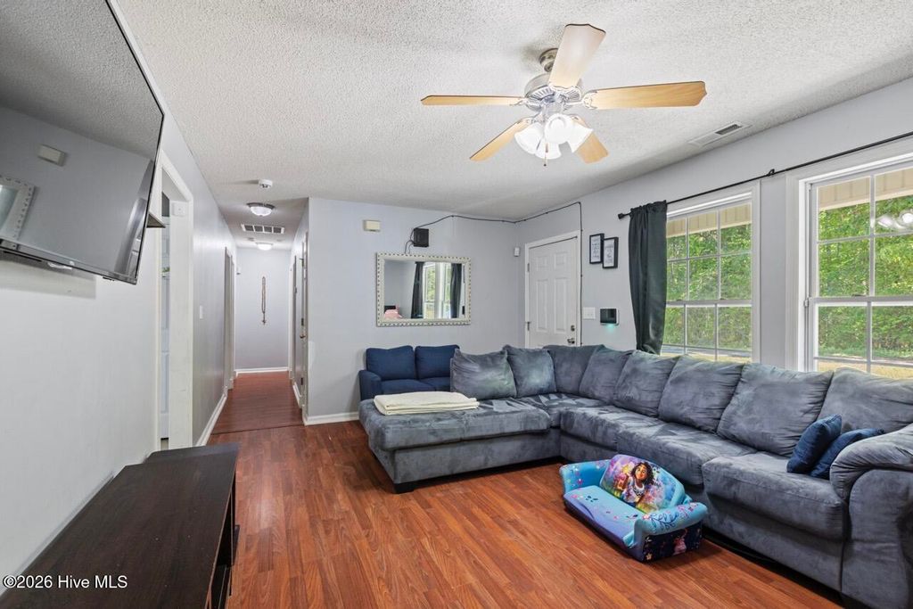 Photo of 136 Constitution Avenue, Jacksonville, NC 28540 (MLS # 100567883)