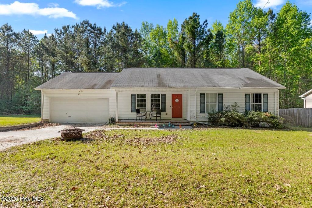 Photo of 136 Constitution Avenue, Jacksonville, NC 28540 (MLS # 100567883)