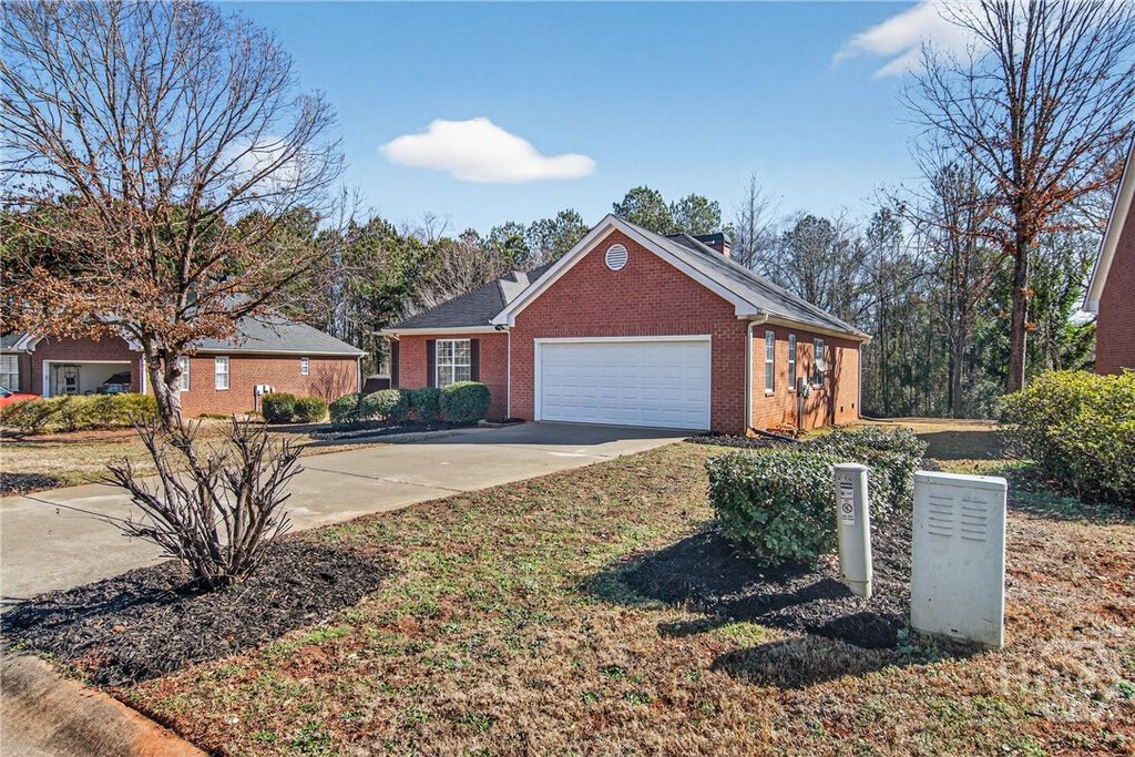 Photo of 310 Woodgrove Drive, Athens, GA 30605 (MLS # CL349290)