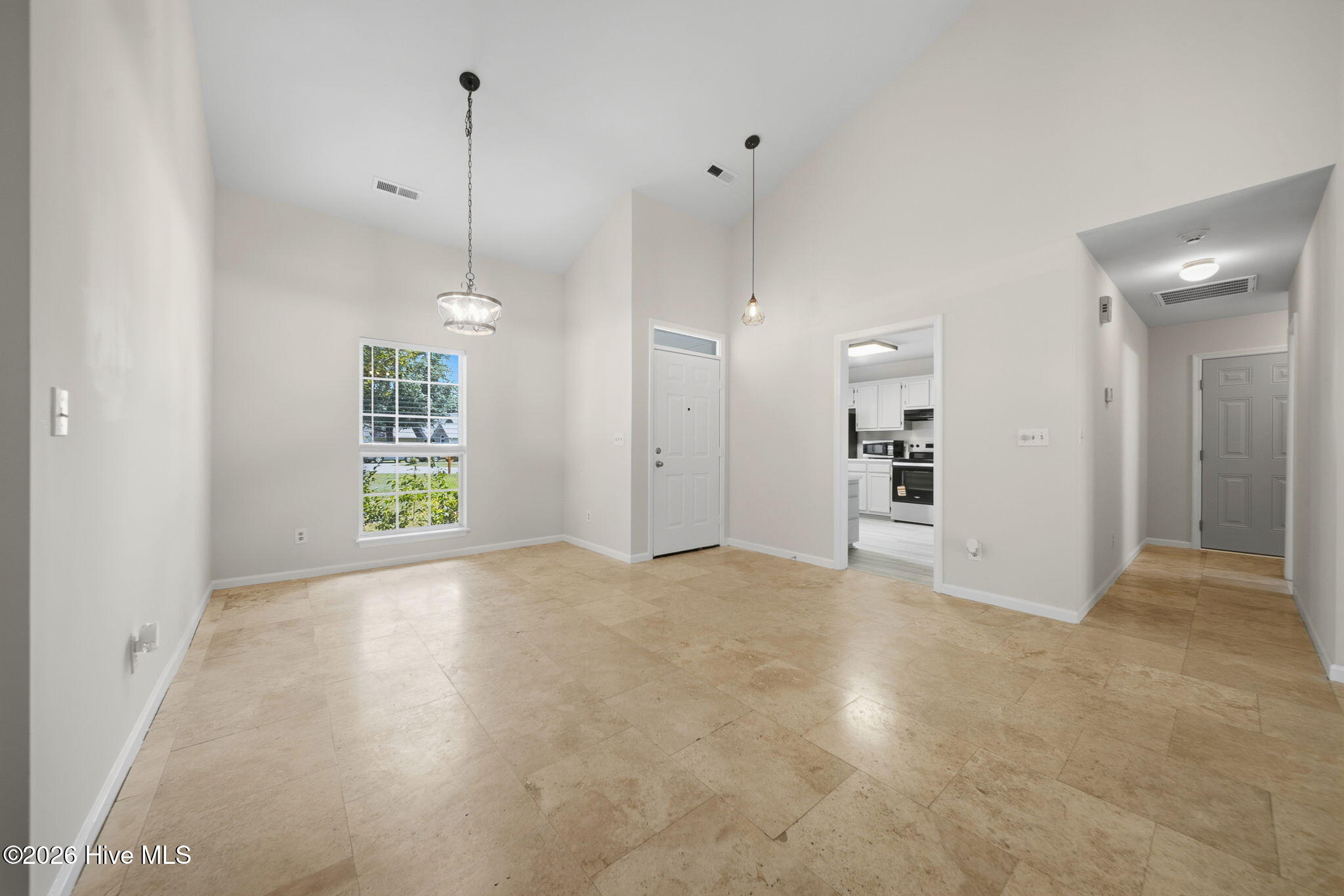 2704 Manor Court