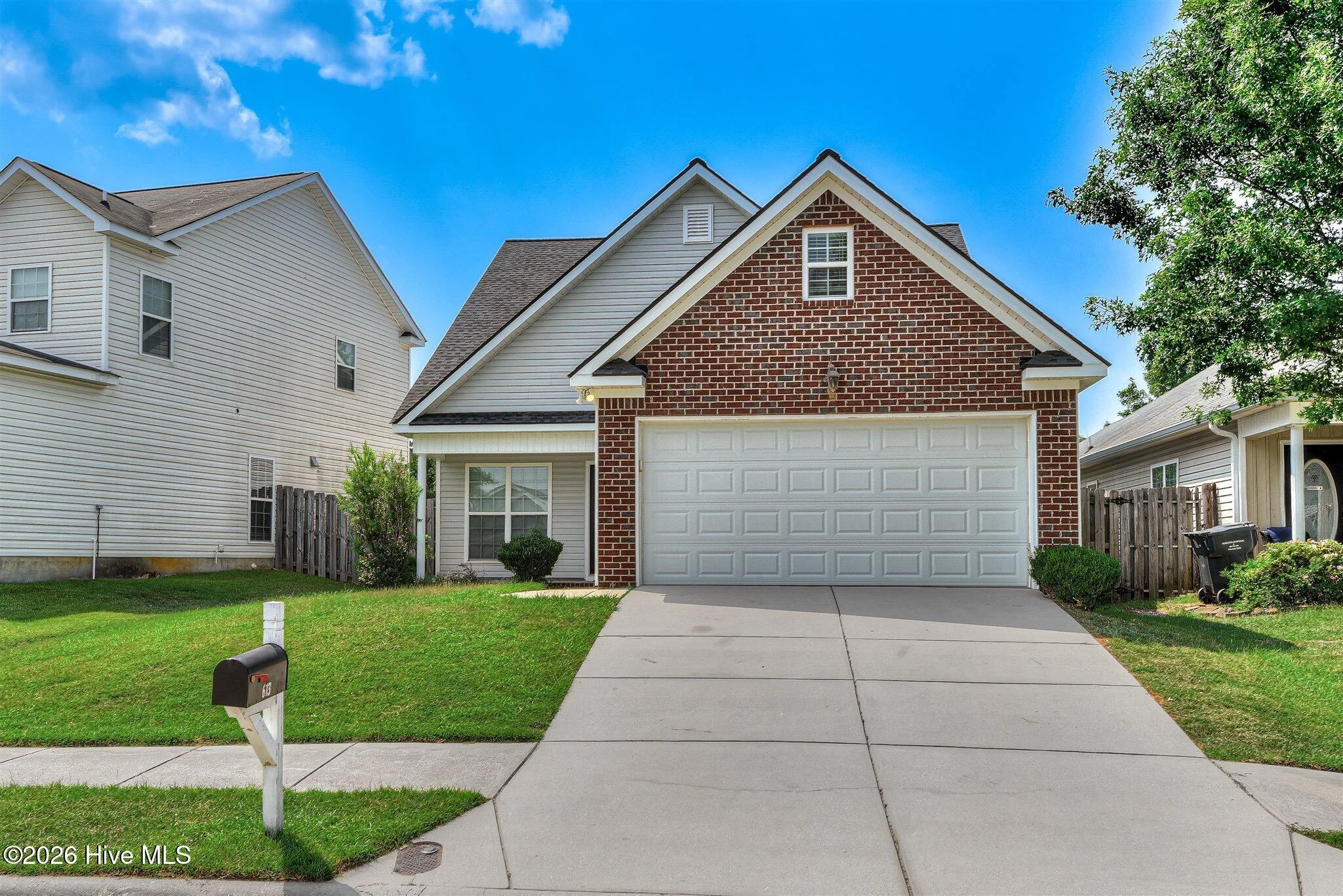 613 Dunrobin Lane