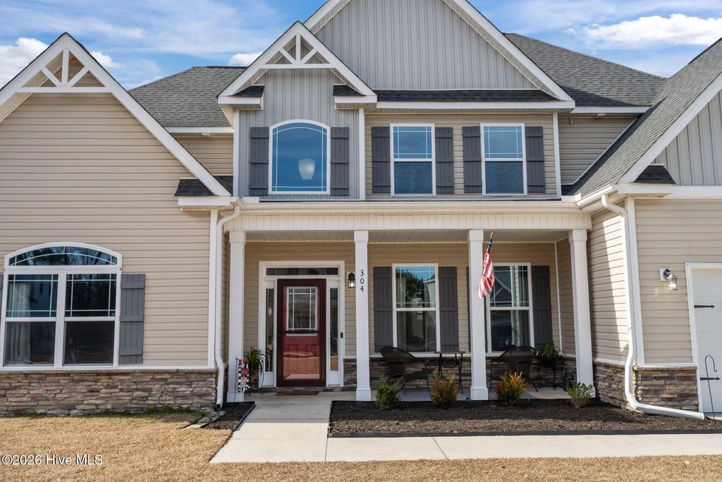 Photo of 304 Bear Run, Maple Hill, NC 28454 (MLS # 100550574)